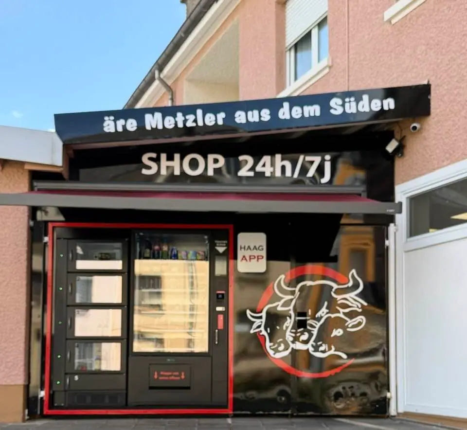 Den Automat hannert dem Haus